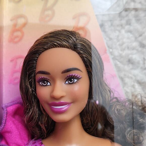 Barbie Fashionistas Doll #222 Golden Dream Barbie - Picture 3 of 4